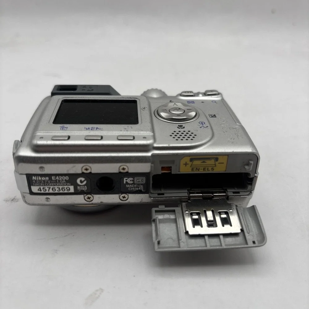 NIKON Coolpix E4200 Camera - 4.0MP, 3x Zoom -  For Parts Only‎